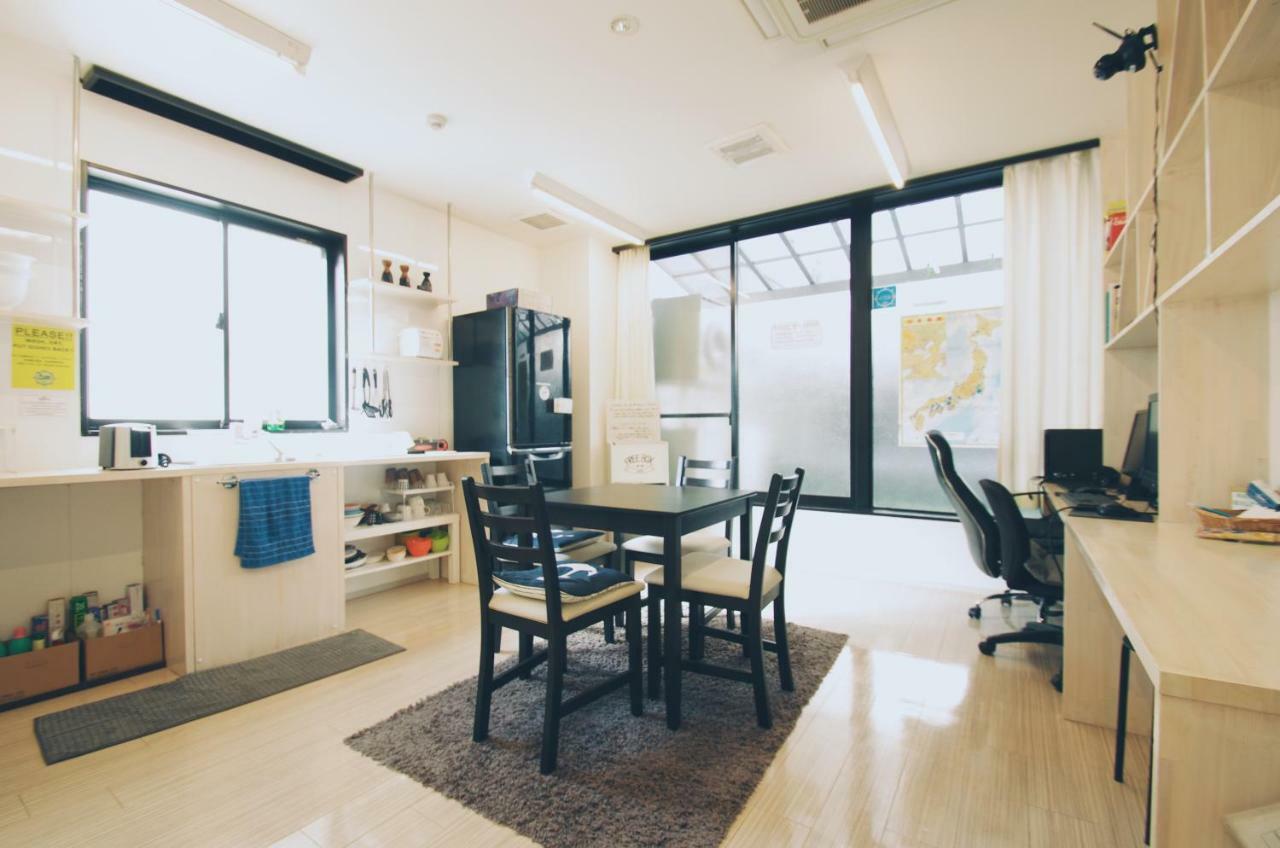Ark Hostel Osaka Exteriör bild